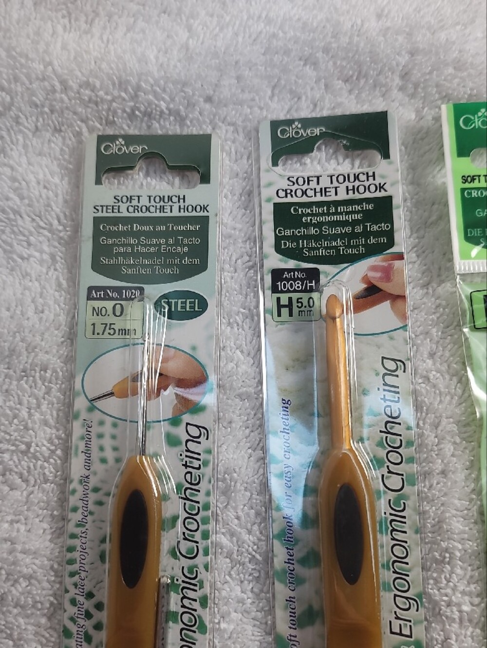 Soft Touch Crochet Hook Set - Set Of 4 - NWT - Picture 2 of 6